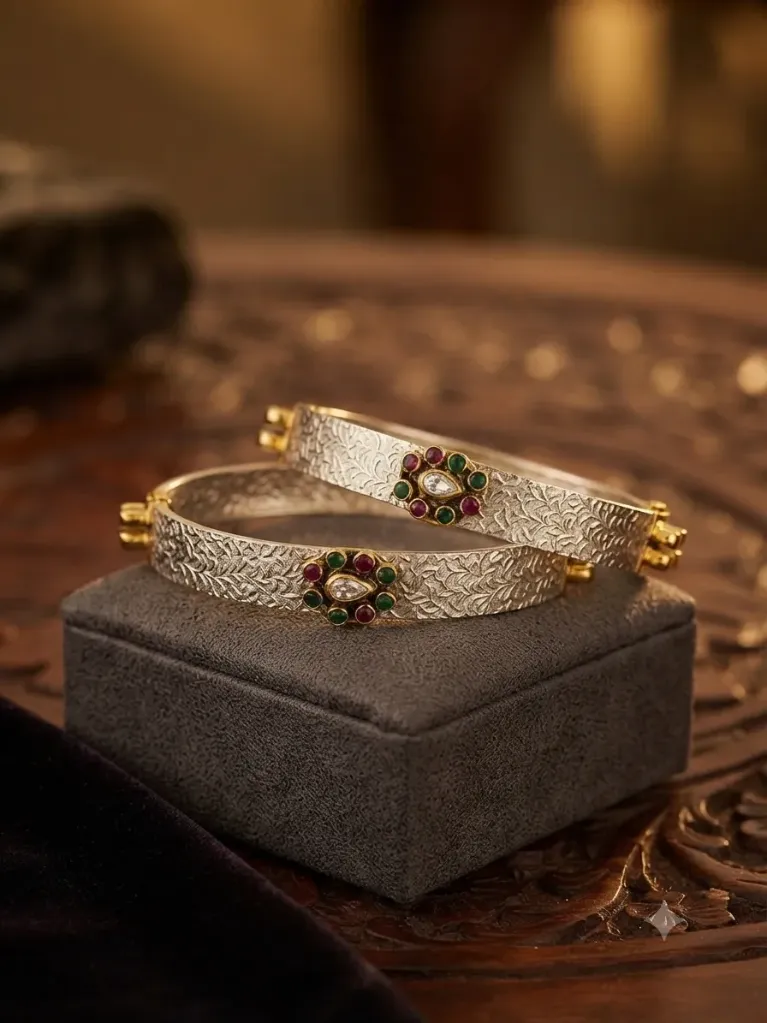 ROYAL TRADITIONAL BANGLES