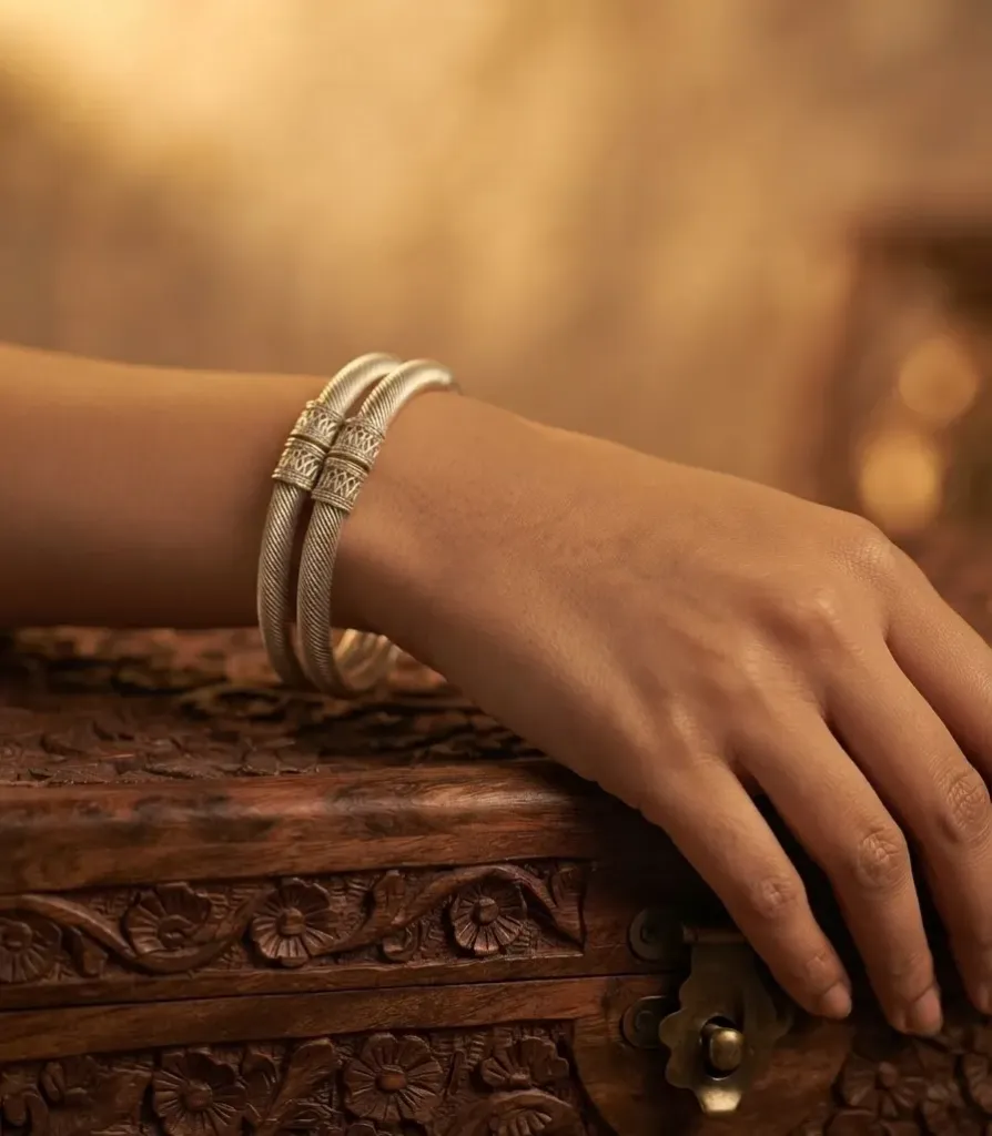 ANTIQUE OPENABLE BANGLES