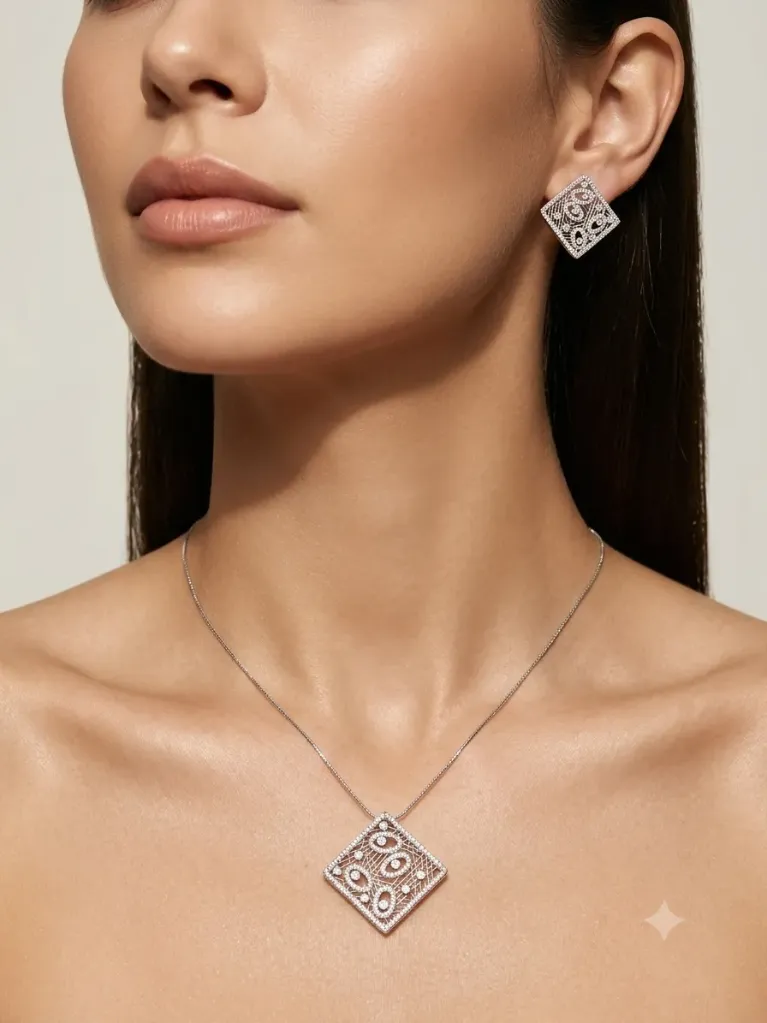 UNIQUE PENDANT SET